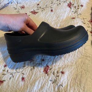 Crocs clogs. Size 7. Great condition. $25